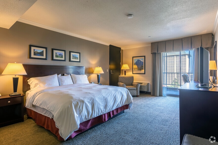 More Photos Of 1055 Van Ness Ave, Fresno Hotel For Sale