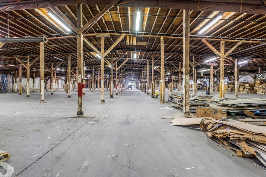 More Photos Of 1215 S Brightleaf Blvd, Smithfield Warehouse For Lease