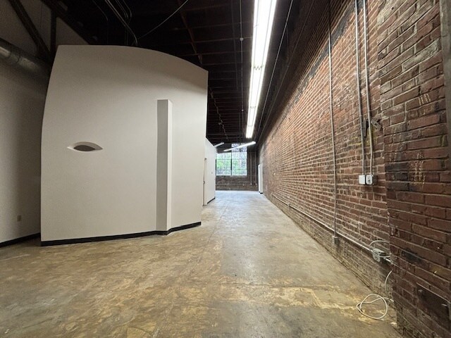 More Photos Of 887 W Marietta St NW, Atlanta Loft Creative Space For Lease