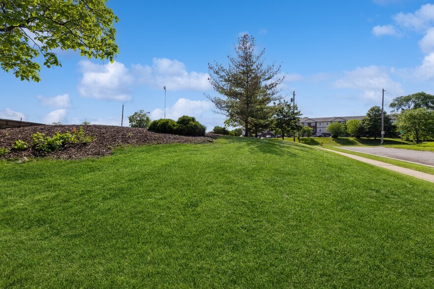 More Photos Of 1203 & 1221 4th Street, Des Moines Land For Sale