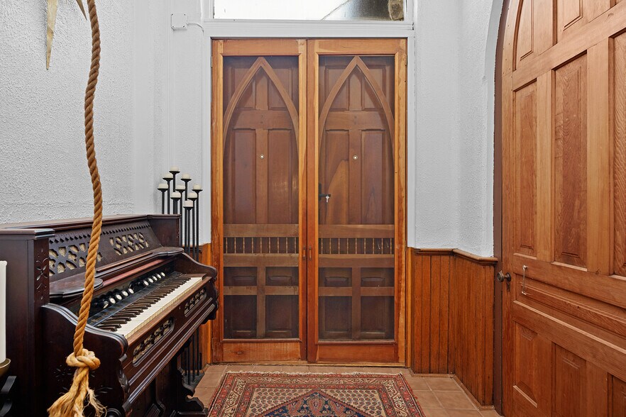 More Photos Of 30 Quarterline St, Newaygo Specialty For Sale