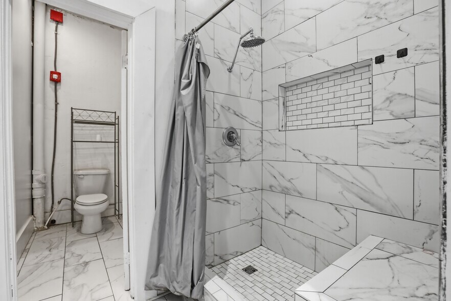 More Photos Of 122 E Randolph Ave, Enid Storefront Retail Residential For Sale