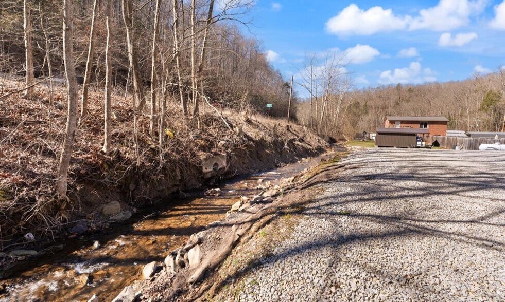 More Photos Of 332 Highway 3400 hwy, Jenkins Industrial For Sale