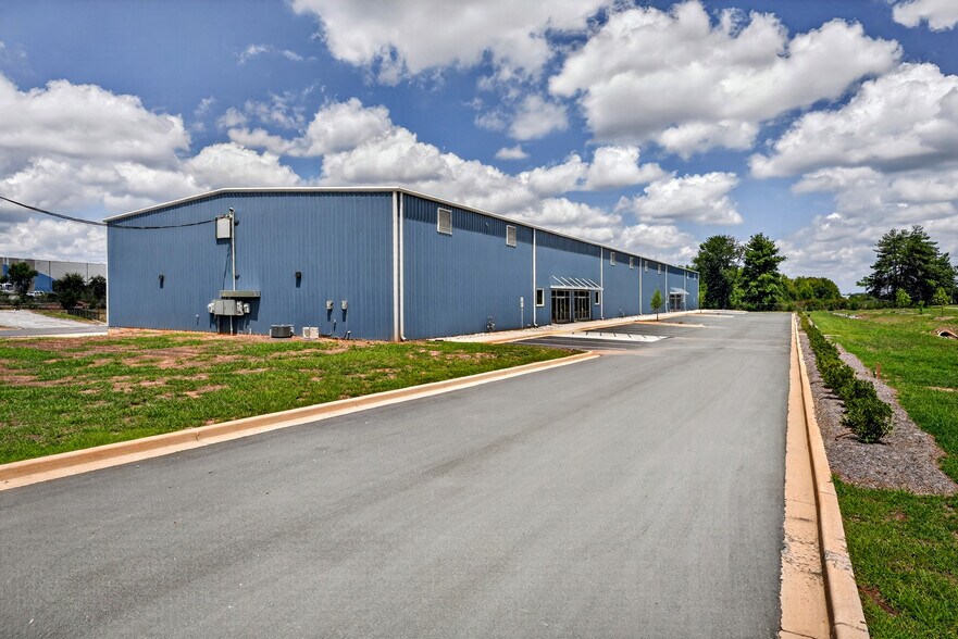More Photos Of 121 Osage dr, Greenville Warehouse For Sale