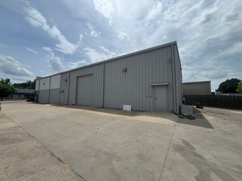 More Photos Of 7500 Appling Center Dr, Memphis Warehouse For Sale