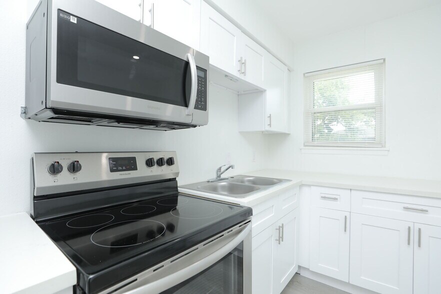 More Photos Of 712 Ball St, Galveston Apartments For Sale