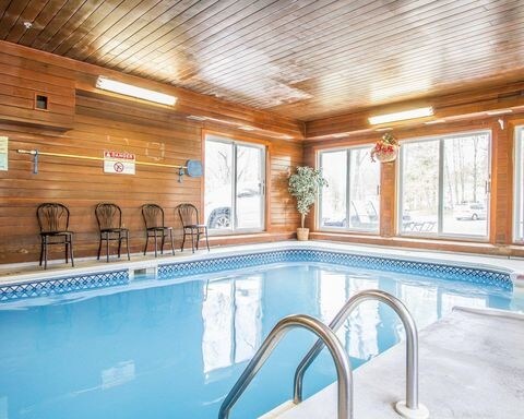 Primary Photo Of 21 Ocean Park Rd, Saco Hotel For Sale