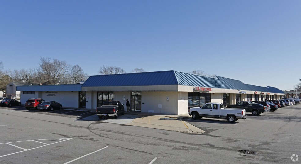 More Photos Of 3546-3590 Towne Point Rd, Portsmouth Storefront For Lease
