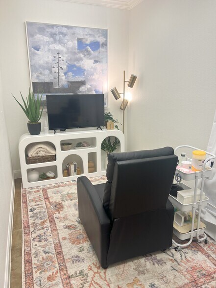 More Photos Of 11183 Circle, Austin Office For Lease