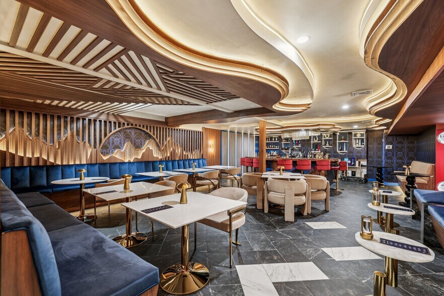 More Photos Of 801 W Montrose St, Clermont Restaurant For Sale