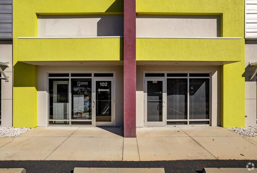 More Photos Of 7509 Pennsylvania Ave, Sarasota Showroom For Lease