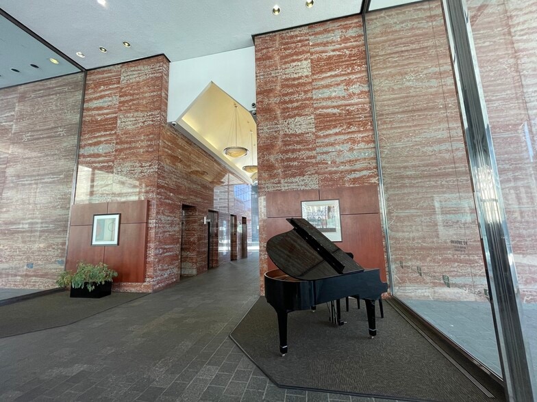 More Photos Of 20 S Charles St, Baltimore Office For Sale