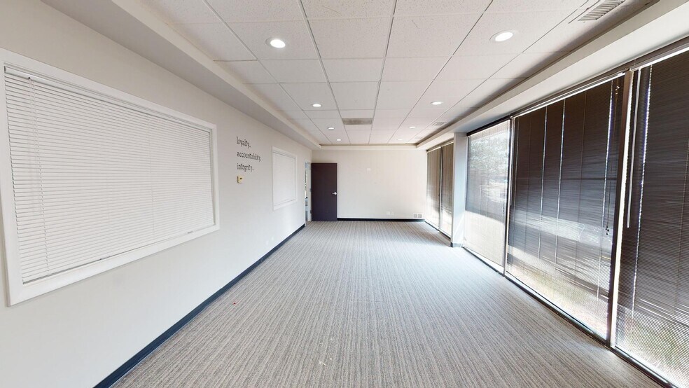 More Photos Of 415 W Golf Rd, Arlington Heights Medical For Lease