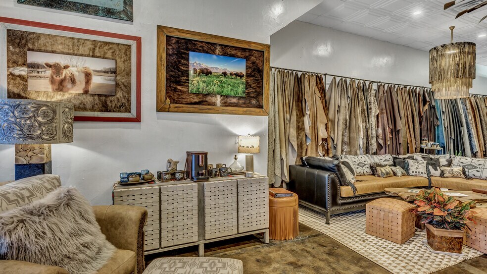 More Photos Of 106 W Main St, Pilot Point Storefront For Sale