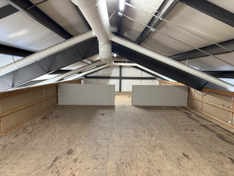 More Photos Of 905 Pyott Rd, Crystal Lake Showroom For Lease