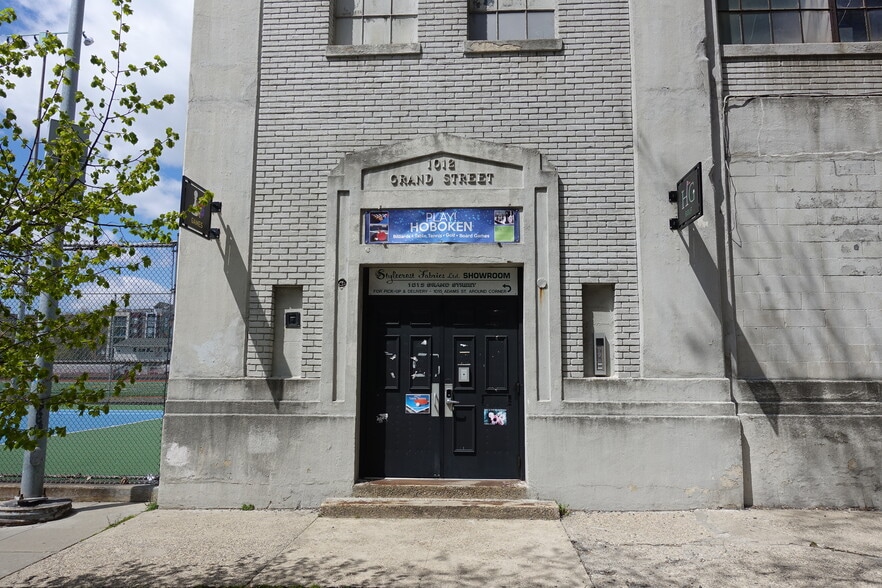 More Photos Of 1012-1022 Grand St, Hoboken Warehouse For Lease