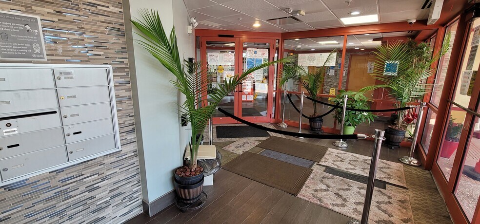 More Photos Of 4211 N Cicero Ave, Chicago Medical For Lease