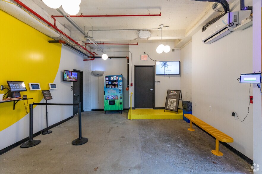 More Photos Of 4005 Skillman Ave, Long Island City Restaurant For Lease