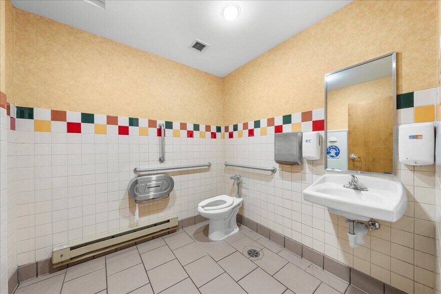 More Photos Of 1550 Larpenteur Ave W, Falcon Heights Apartments For Lease