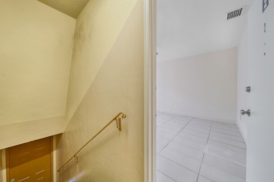 More Photos Of 931 SW 3rd St, Miami Apartments For Sale