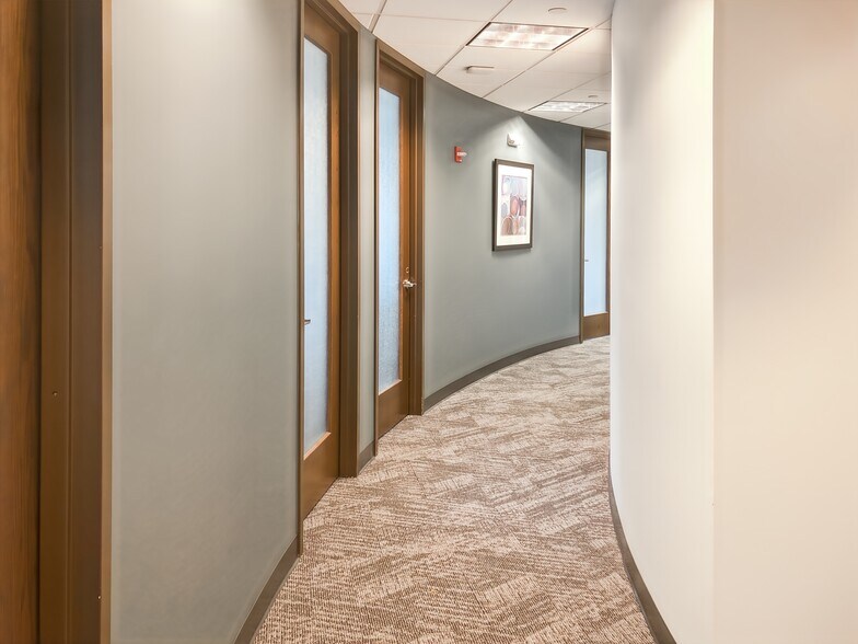 More Photos Of 100 S 4th St, Saint Louis Coworking Space