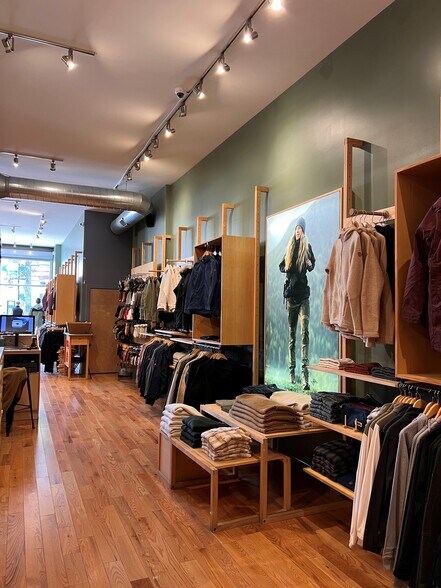 More Photos Of 1708 N Damen ave, Chicago Storefront Retail Residential For Lease