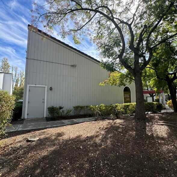 More Photos Of 169 Lynch Creek Way, Petaluma Medical For Lease