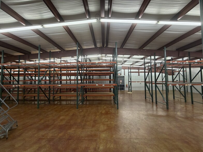More Photos Of 2 Hummingbird ln, Eufaula Manufacturing For Sale