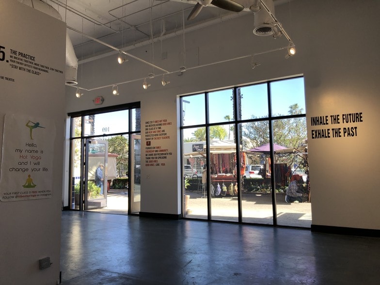 More Photos Of 301 N Main St, Huntington Beach General Retail For Lease