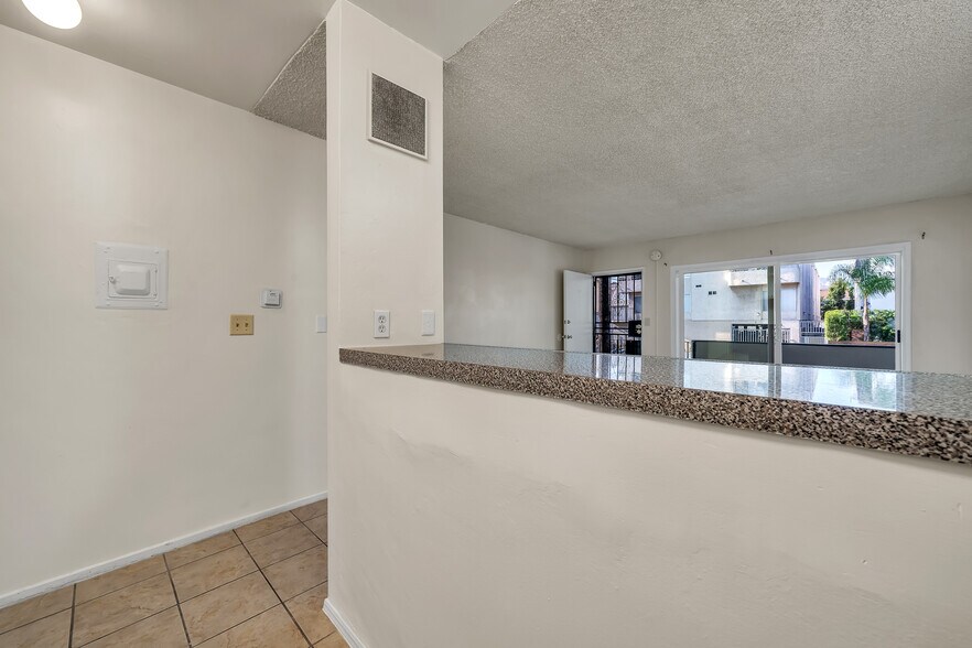 More Photos Of 4956 Romaine St, Los Angeles Apartments For Sale