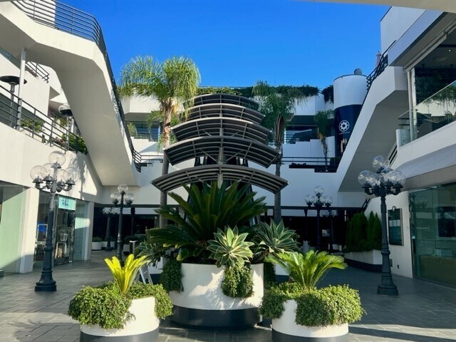 More Photos Of 11675-11677 San Vicente Blvd, Los Angeles Unknown For Lease