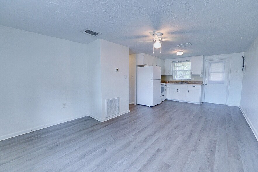 More Photos Of 1154 NE 1st St, Crystal River Apartments For Sale