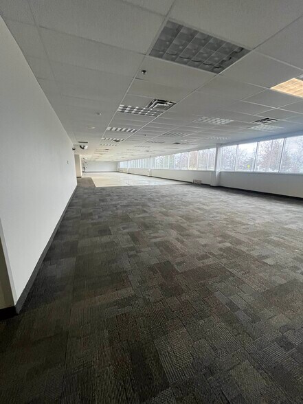 More Photos Of 2401 N State St, Waseca Manufacturing For Lease