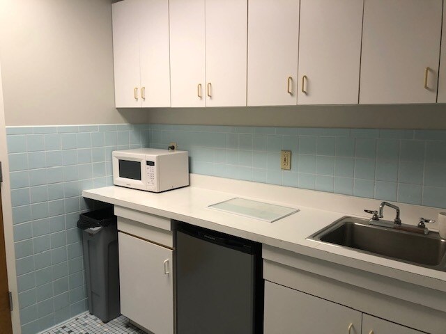 More Photos Of 23 Daniel Rd, Fairfield Warehouse For Lease