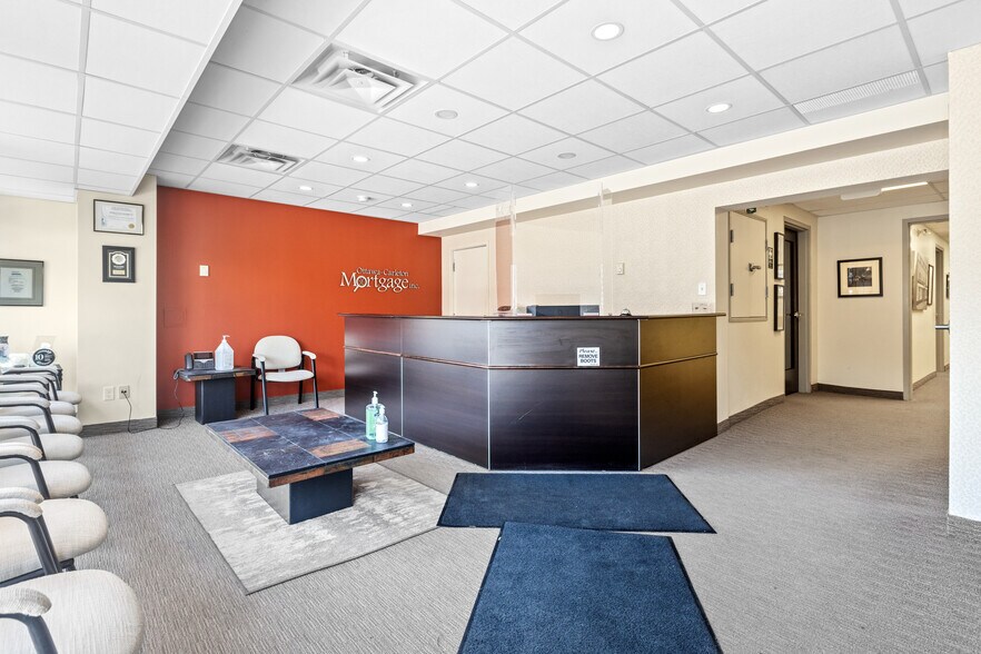 More Photos Of 381 Richmond Rd, Ottawa Storefront Retail Office For Lease