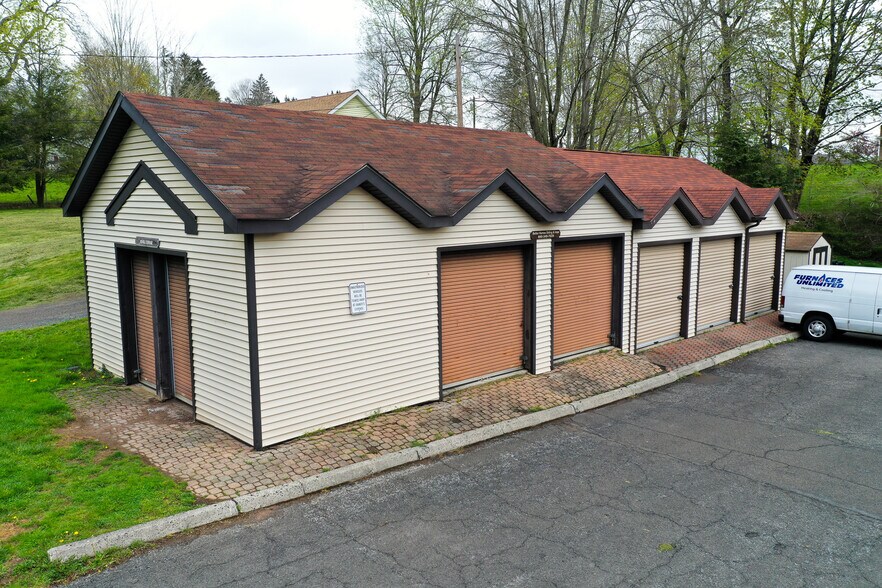 More Photos Of 6 Way Rd, Middlefield Office For Lease