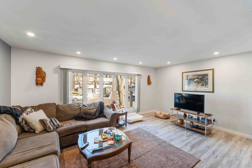 More Photos Of 732 Morin St, Ottawa Apartments For Sale