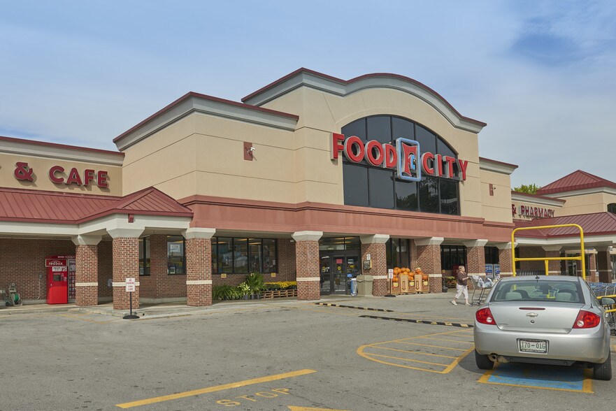 More Photos Of 2119-2139 E Broadway Ave, Maryville Unknown For Lease