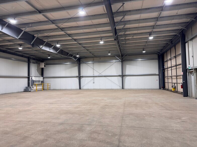 More Photos Of 135 York Street E St, Yorkton Warehouse For Sale