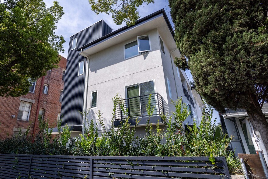 More Photos Of 1035 N Serrano Ave, Los Angeles Apartments For Sale