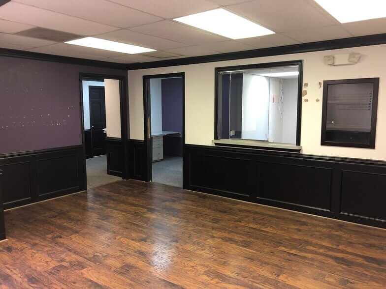 More Photos Of 11355 Pembrooke Sq, Waldorf Medical For Sale