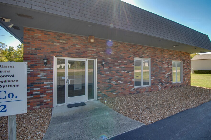 More Photos Of 202 W Main St, Glen Carbon General Retail For Sale