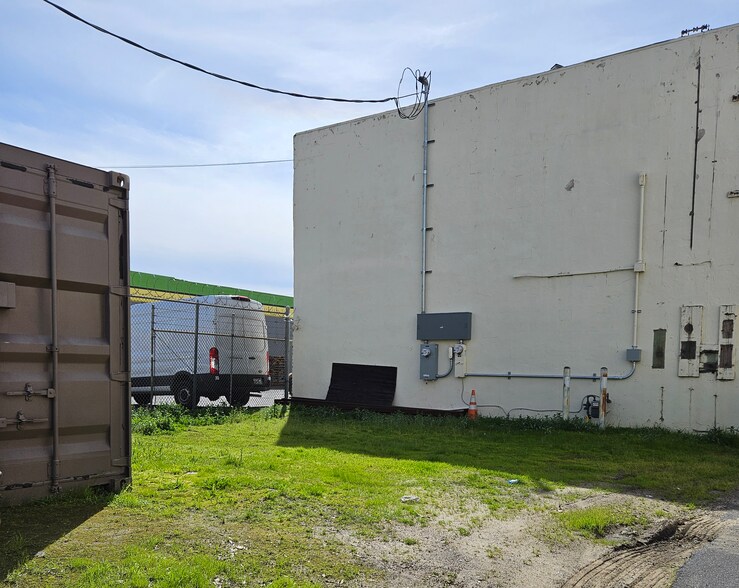 More Photos Of 1326 9th St, Modesto Storefront For Sale