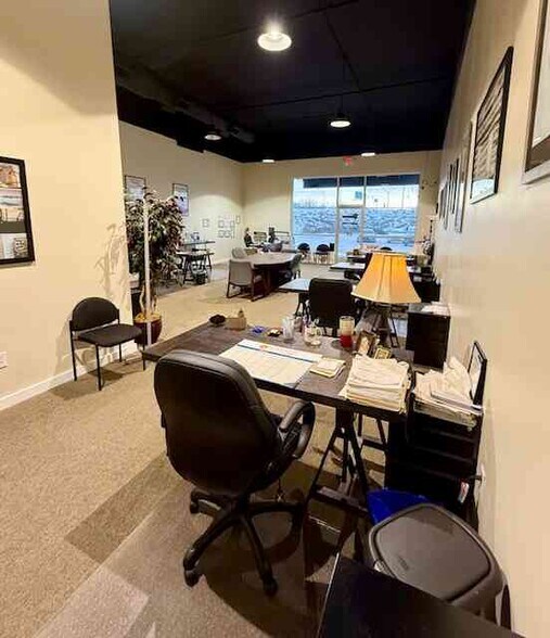 More Photos Of 253 Three Springs Dr, Weirton Flex For Lease