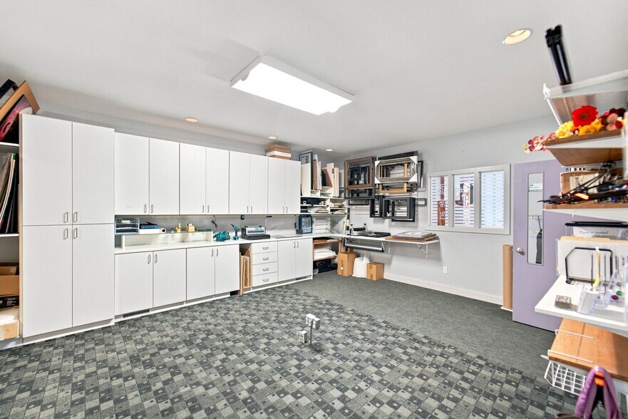 More Photos Of 121 E Bremer Ave, Waverly General Retail For Sale