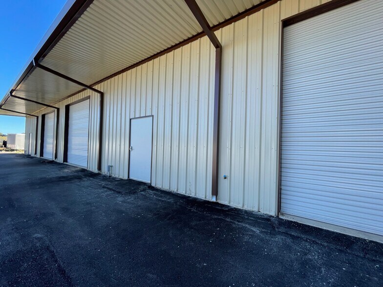 More Photos Of 5 Upper Cibolo Creek Rd, Boerne Light Manufacturing For Lease