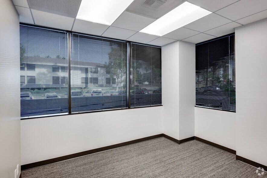 More Photos Of 23101 Lake Center Dr, Lake Forest Office For Lease