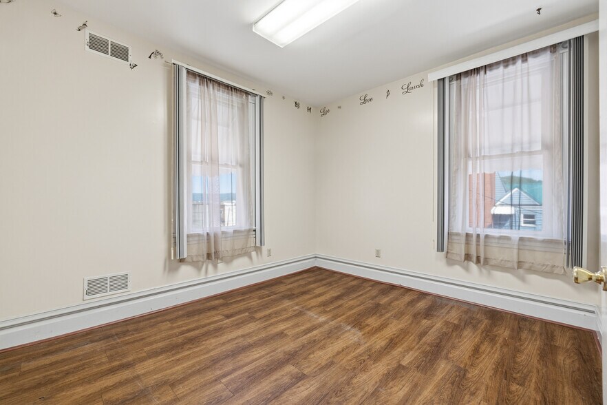 More Photos Of 101 W 9th Ave, Homestead Office For Sale