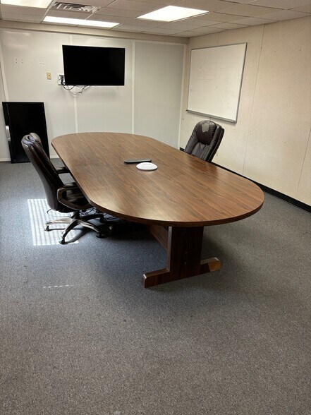 More Photos Of 310 N Witter St, Pasadena Light Manufacturing For Sale