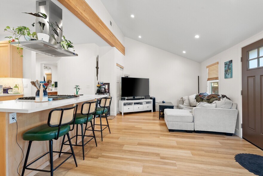 More Photos Of 420 Capitola Road Ext, Santa Cruz Apartments For Sale